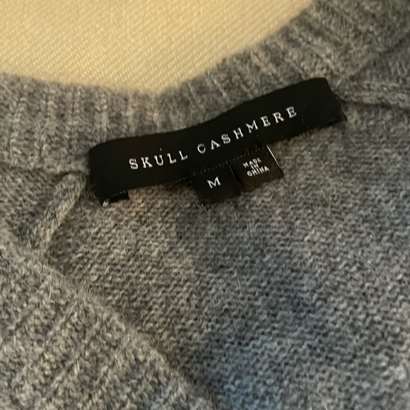 Skull cashmere sweater. In new condition. - Picture 2 of 3